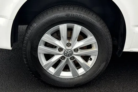 MA24FVL Volkswagen Transporter 2.0TDI 150ps T28 Highline BMT SWB * Alloy Wheels - Heated Screen * Thumbnail #7
