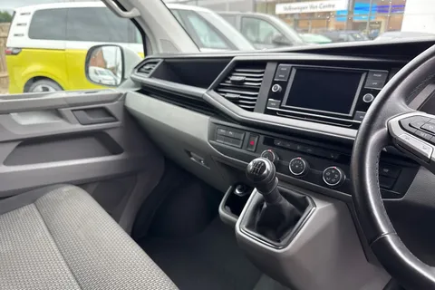 MA24FVL Volkswagen Transporter 2.0TDI 150ps T28 Highline BMT SWB * Alloy Wheels - Heated Screen * Thumbnail #15