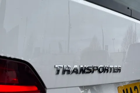 MA24FVL Volkswagen Transporter 2.0TDI 150ps T28 Highline BMT SWB * Alloy Wheels - Heated Screen * Thumbnail #26