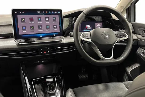 KM75BUE Volkswagen Golf 1.5 TSI 204 Style eHybrid 5dr DSG Thumbnail #2