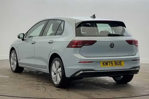KM75BUE Volkswagen Golf 1.5 TSI 204 Style eHybrid 5dr DSG Thumbnail #3