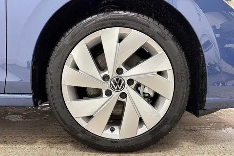 KM75BUV Volkswagen Golf 1.5 TSI 204 Style eHybrid 5dr DSG Thumbnail #5