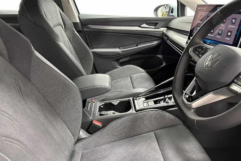 KM75BUE Volkswagen Golf 1.5 TSI 204 Style eHybrid 5dr DSG Thumbnail #11