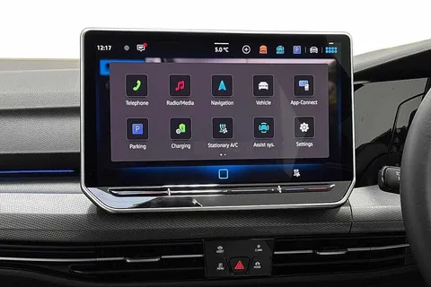 KM75BVX Volkswagen Golf 1.5 TSI 204 Style eHybrid 5dr DSG Thumbnail #13