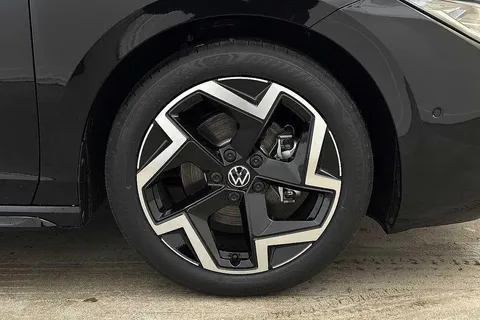 KP75LNN Volkswagen Passat 1.5 eTSI R-Line 5dr DSG Thumbnail #6