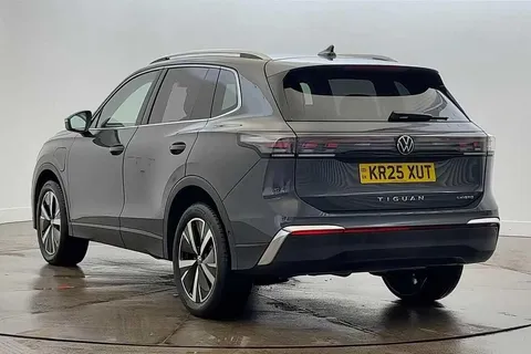 KR25XUT Volkswagen Tiguan 1.5 TSI eHybrid Elegance 5dr DSG Thumbnail #3