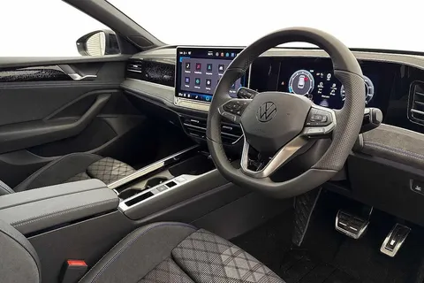 KP75LNN Volkswagen Passat 1.5 eTSI R-Line 5dr DSG Thumbnail #7