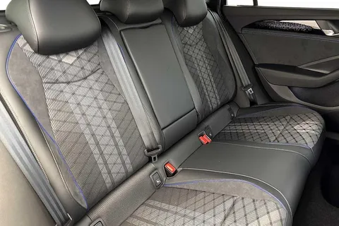 KP75LNN Volkswagen Passat 1.5 eTSI R-Line 5dr DSG Thumbnail #10