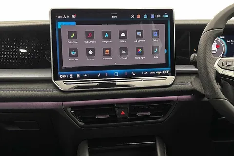 KP75LMU Volkswagen Tayron 2.0 TSI R-Line 4Motion 5dr DSG7 [7 Seat] ⭐Infotainment plus package⭐ Thumbnail #13