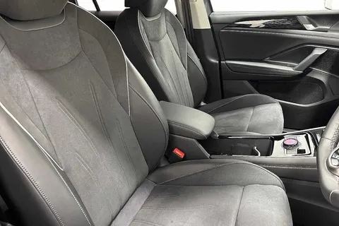 KR25XUT Volkswagen Tiguan 1.5 TSI eHybrid Elegance 5dr DSG Thumbnail #10