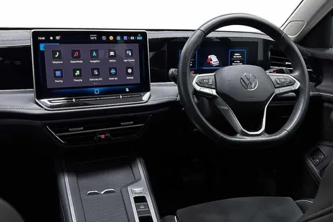 DF25YLK Volkswagen Passat 1.5 TSI eHybrid Life 5dr DSG, **TOW BAR, PAN ROOF, 18 INCH YORK ALLOYS** Thumbnail #2