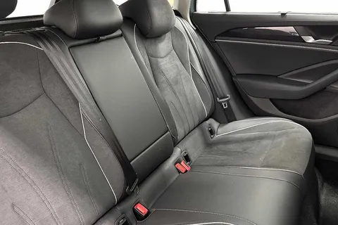 DF25YLK Volkswagen Passat 1.5 TSI eHybrid Life 5dr DSG, **TOW BAR, PAN ROOF, 18 INCH YORK ALLOYS** Thumbnail #9