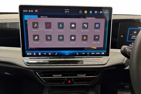 DF25FTJ Volkswagen Passat 1.5 TSI eHybrid Life 5dr DSG, **PAN ROOF, DRIVER ASSISTANCE PACK** Thumbnail #12