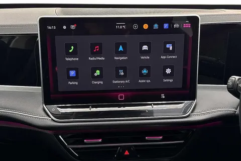 DF25UDM Volkswagen Passat 1.5 TSI eHybrid Life 5dr DSG **TOWBAR** Thumbnail #12