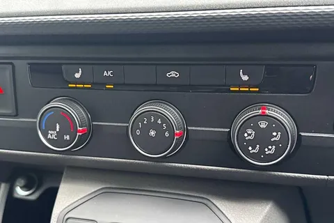 PK74OBM Volkswagen Transporter T30 Panel van Highline SWB 204 PS 2.0 TDI 7sp DSG Thumbnail #20