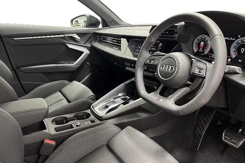 KM25CZH Audi A3 Black Edition 35 TFSI  150 PS S tronic Thumbnail #5