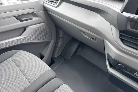 BT75CHH Volkswagen Transporter 2.0 TDI 150 Commerce Pro Van Auto Thumbnail #15