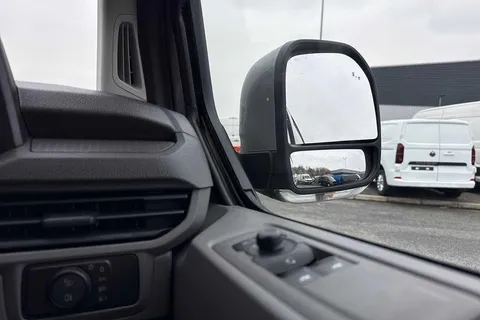 BT75CHH Volkswagen Transporter 2.0 TDI 150 Commerce Pro Van Auto Thumbnail #18