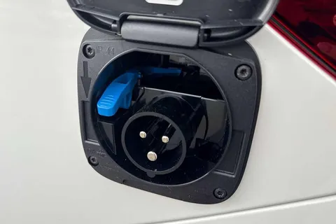 DA75URF Volkswagen California Ocean T7 SWB 150 PS DSG - 19' Wheels /Advanced Parking Pack Thumbnail #25