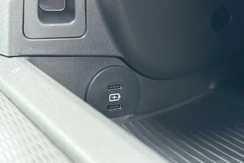 BT75CHH Volkswagen Transporter 2.0 TDI 150 Commerce Pro Van Auto Thumbnail #35