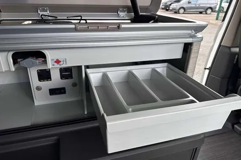 DA75URF Volkswagen California Ocean T7 SWB 150 PS DSG - 19' Wheels /Advanced Parking Pack Thumbnail #41