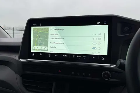 BT75CHH Volkswagen Transporter 2.0 TDI 150 Commerce Pro Van Auto Thumbnail #49