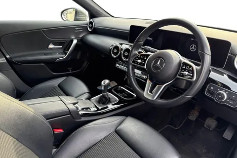 LL69KYZ Mercedes-Benz A Class 1.3 A180 Sport (Executive) Euro 6 (s/s) 5dr Thumbnail #9