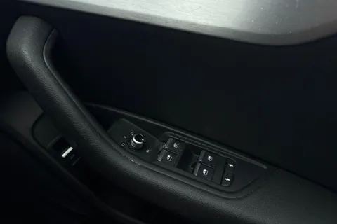 BF66AXR Audi A4 2.0 TDI S line S Tronic quattro Euro 6 (s/s) 4dr Thumbnail #19