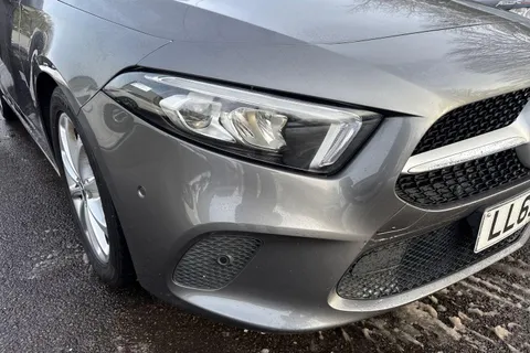LL69KYZ Mercedes-Benz A Class 1.3 A180 Sport (Executive) Euro 6 (s/s) 5dr Thumbnail #18