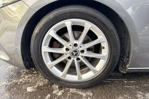 LL69KYZ Mercedes-Benz A Class 1.3 A180 Sport (Executive) Euro 6 (s/s) 5dr Thumbnail #25