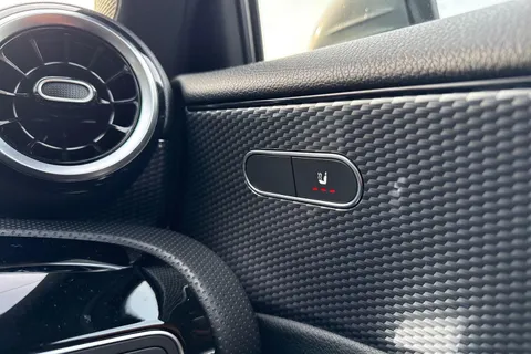 LL69KYZ Mercedes-Benz A Class 1.3 A180 Sport (Executive) Euro 6 (s/s) 5dr Thumbnail #31