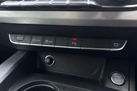 BF66AXR Audi A4 2.0 TDI S line S Tronic quattro Euro 6 (s/s) 4dr Thumbnail #44