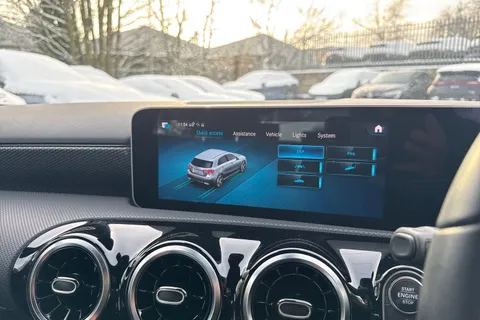 LL69KYZ Mercedes-Benz A Class 1.3 A180 Sport (Executive) Euro 6 (s/s) 5dr Thumbnail #39