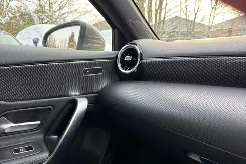 LL69KYZ Mercedes-Benz A Class 1.3 A180 Sport (Executive) Euro 6 (s/s) 5dr Thumbnail #46