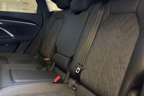 DX75TOJ Audi Q5 SUV Edition 1 TDI quattro 204 PS S tronic Thumbnail #19