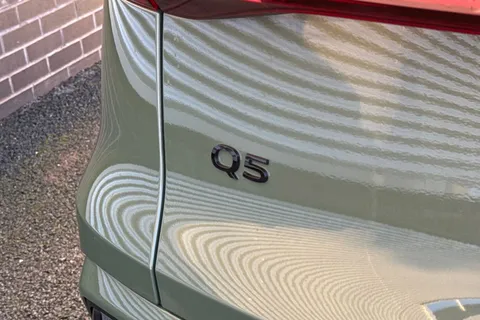 DX75TOJ Audi Q5 SUV Edition 1 TDI quattro 204 PS S tronic Thumbnail #26