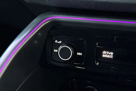 DX75TOJ Audi Q5 SUV Edition 1 TDI quattro 204 PS S tronic Thumbnail #40