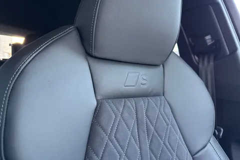 DX75TOJ Audi Q5 SUV Edition 1 TDI quattro 204 PS S tronic Thumbnail #46