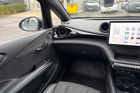 DE75UKW BYD Dolphin 60.48kWh Design Auto 5dr Thumbnail #15