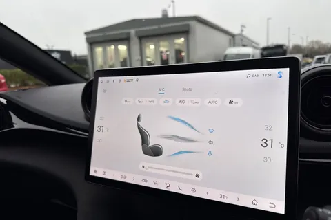 DE75UKW BYD Dolphin 60.48kWh Design Auto 5dr Thumbnail #19