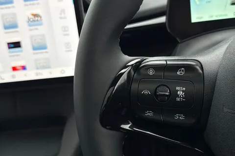 DE75UKW BYD Dolphin 60.48kWh Design Auto 5dr Thumbnail #40