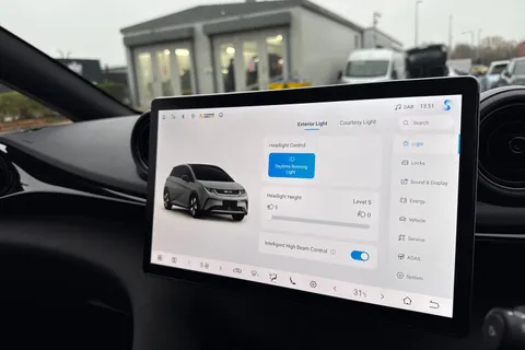 DE75UKW BYD Dolphin 60.48kWh Design Auto 5dr Thumbnail #54