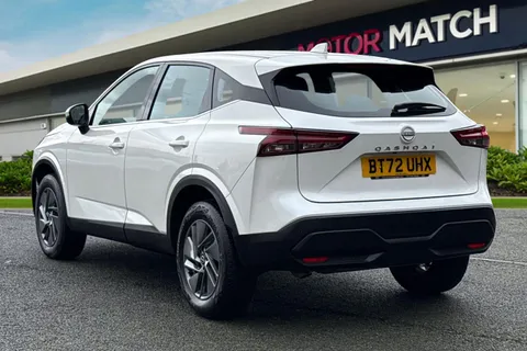 BT72UHX Nissan Qashqai 1.3 DIG-T MHEV Acenta Premium XTRON Euro 6 (s/s) 5dr Thumbnail #3