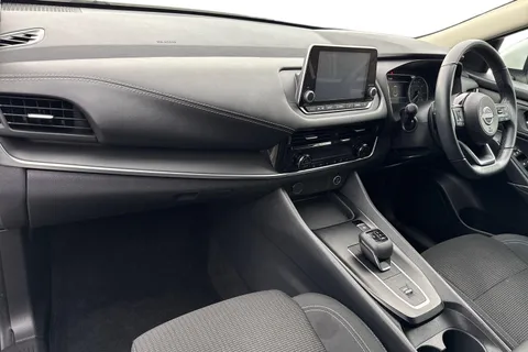 BT72UHX Nissan Qashqai 1.3 DIG-T MHEV Acenta Premium XTRON Euro 6 (s/s) 5dr Thumbnail #16