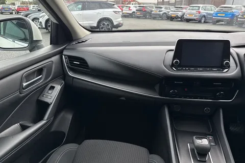 BT72UHX Nissan Qashqai 1.3 DIG-T MHEV Acenta Premium XTRON Euro 6 (s/s) 5dr Thumbnail #21