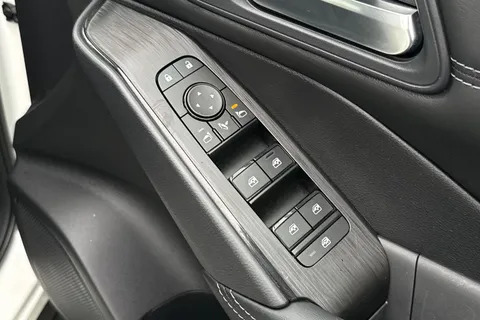 BT72UHX Nissan Qashqai 1.3 DIG-T MHEV Acenta Premium XTRON Euro 6 (s/s) 5dr Thumbnail #22