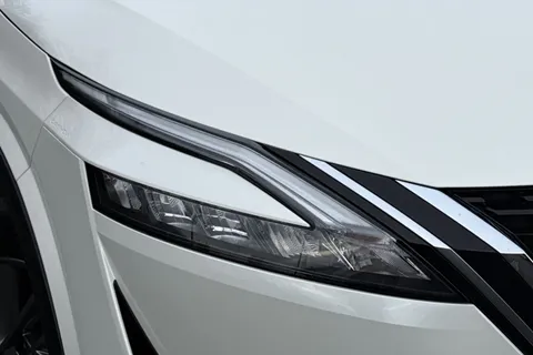 BT72UHX Nissan Qashqai 1.3 DIG-T MHEV Acenta Premium XTRON Euro 6 (s/s) 5dr Thumbnail #26