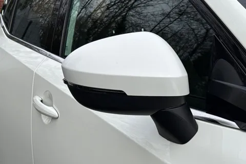 BT72UHX Nissan Qashqai 1.3 DIG-T MHEV Acenta Premium XTRON Euro 6 (s/s) 5dr Thumbnail #30