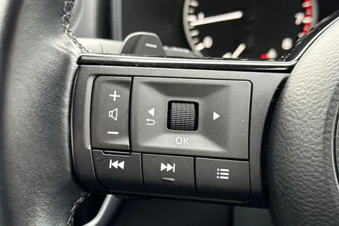 BT72UHX Nissan Qashqai 1.3 DIG-T MHEV Acenta Premium XTRON Euro 6 (s/s) 5dr Thumbnail #35