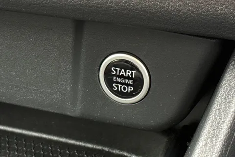 BT72UHX Nissan Qashqai 1.3 DIG-T MHEV Acenta Premium XTRON Euro 6 (s/s) 5dr Thumbnail #41